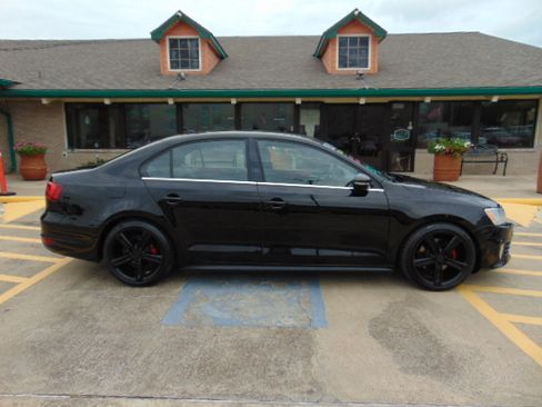 Used 2014 Volkswagen Jetta GLI Autobahn image 10