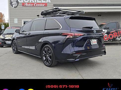Used 2022 Toyota Sienna XSE image 5