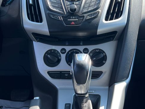 Used 2014 Ford Focus SE Hatchback FWD image 13
