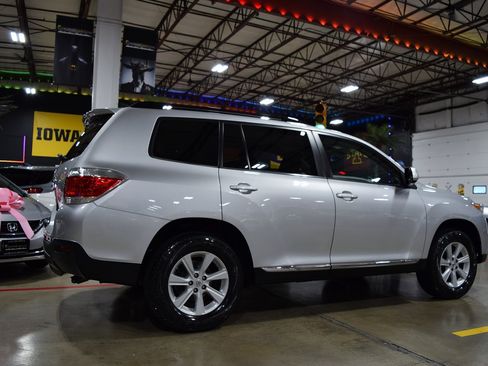 Used 2013 Toyota Highlander SE image 14