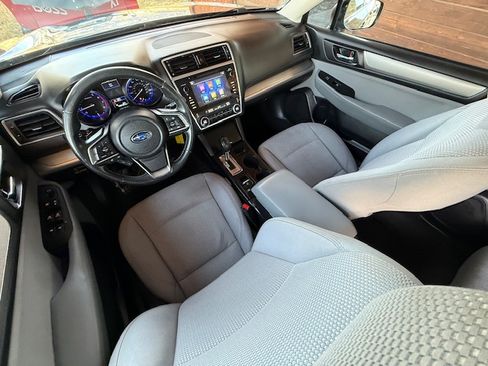 Used 2018 Subaru Outback 2.5i Premium image 16