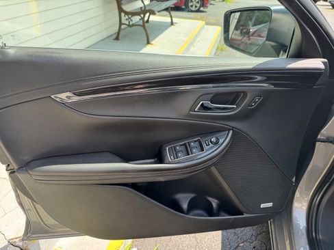 Used 2018 Chevrolet Impala Premier image 9