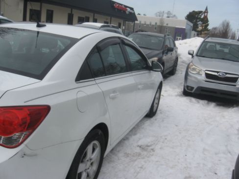 Used 2014 Chevrolet Cruze LT image 4
