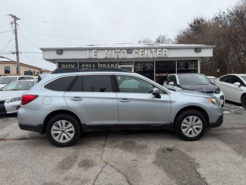 Used 2017 Subaru Outback 2.5i Premium image 1