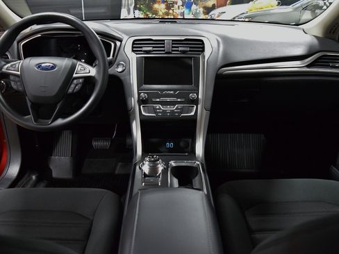 Used 2019 Ford Fusion SE FWD image 23
