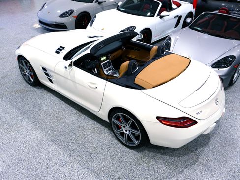 Used 2012 Mercedes-Benz SLS AMG image 11