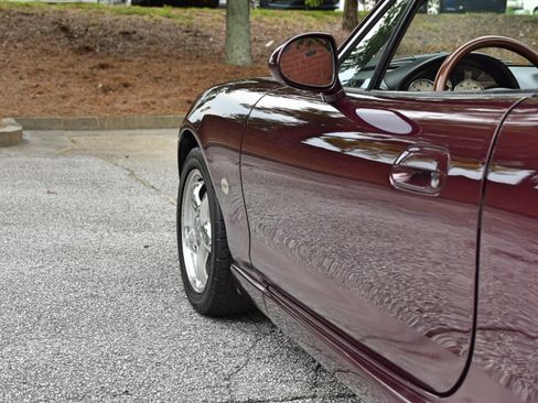 Used 2000 MAZDA MX-5 Miata Special Edition image 18