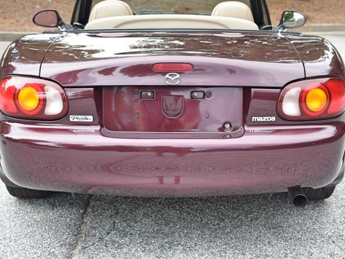 Used 2000 MAZDA MX-5 Miata Special Edition image 21