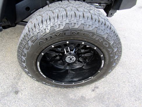 Used 2018 Jeep Wrangler Unlimited Sport image 18