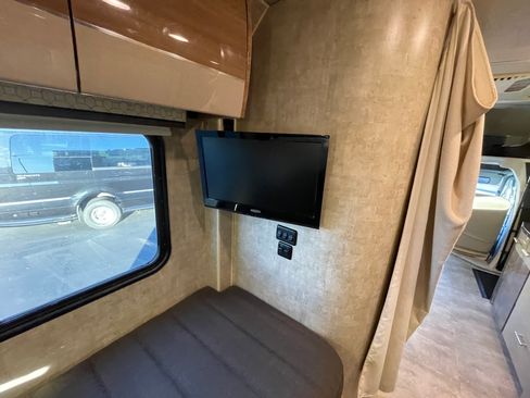 Used 2015 Mercedes-Benz Sprinter 4500 image 43
