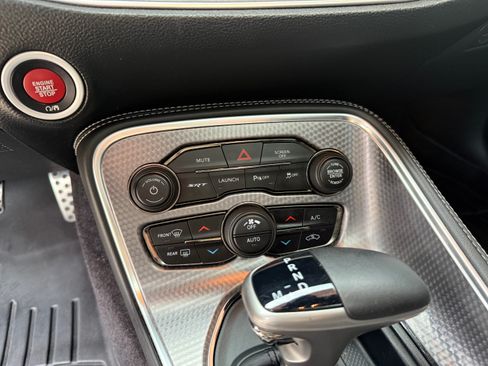 Used 2017 Dodge Challenger SRT Hellcat image 27