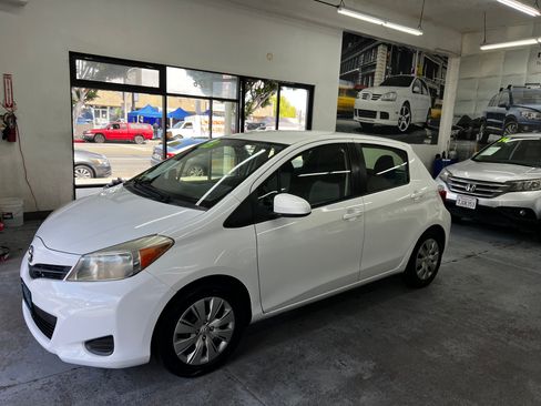 Used 2013 Toyota Yaris LE image 2