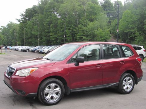 Used 2014 Subaru Forester 2.5i AWD/4WD image 2