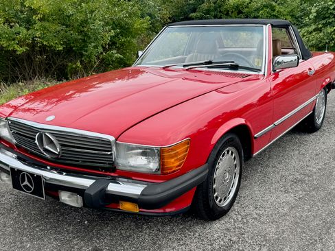 Used 1988 Mercedes-Benz 560 SL UNAVAIL image 2