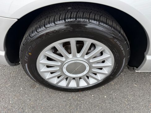 Used 2004 Ford Thunderbird image 27