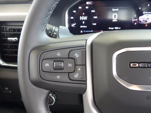 Used 2026 GMC Sierra 1500 4x4 Crew Cab Denali image 34