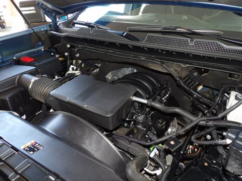 Used 2024 Chevrolet Silverado 2500 Custom image 15