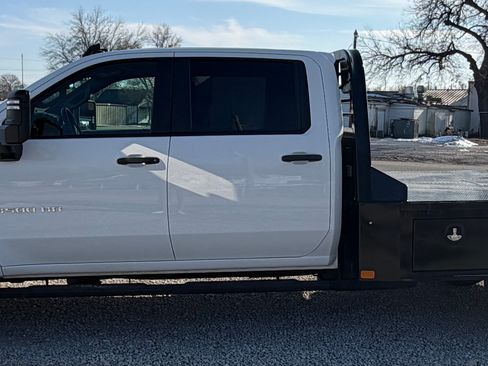 Used 2022 Chevrolet Silverado 3500 W/T image 2