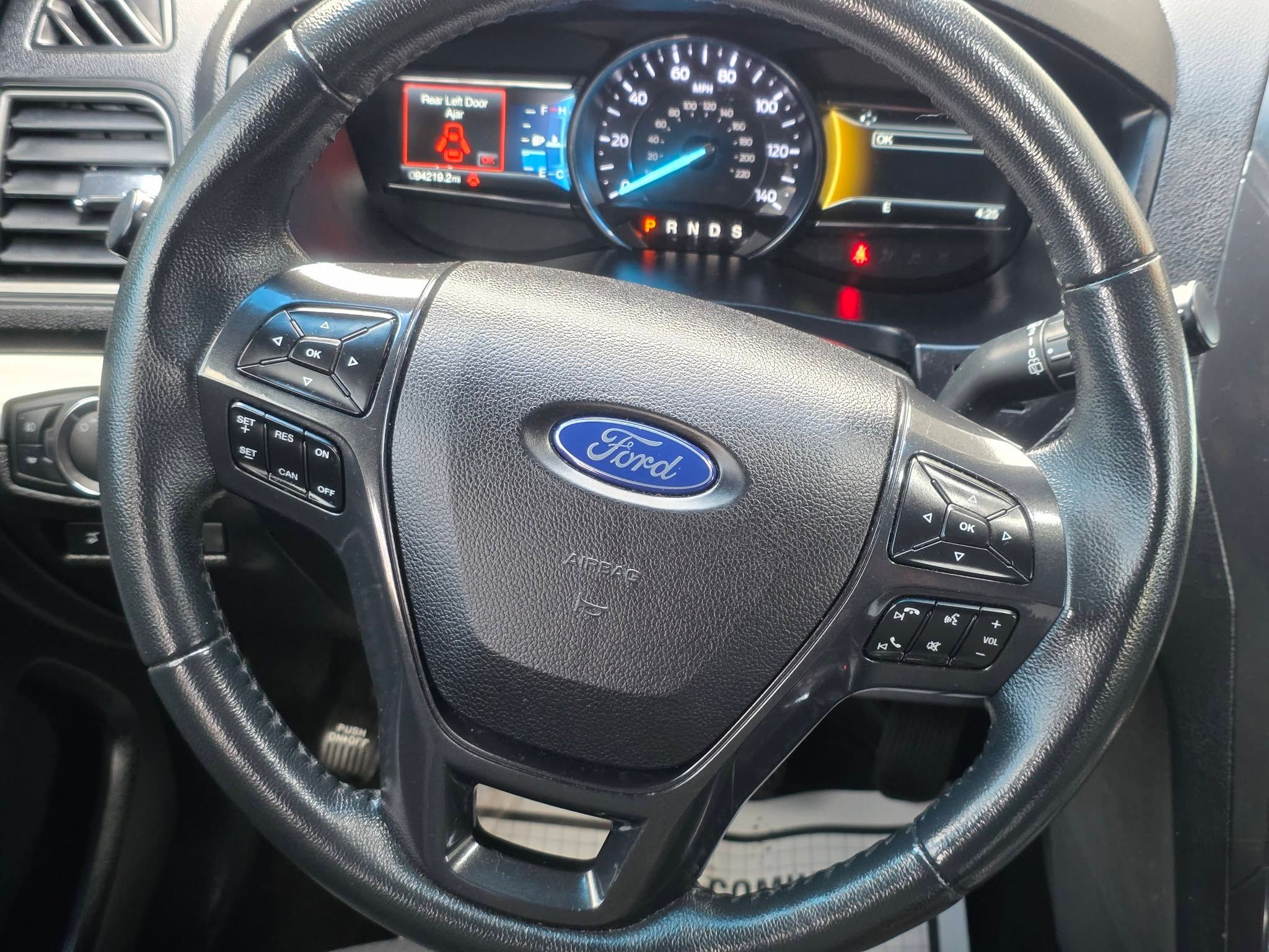 Used 2018 Ford Explorer 4WD XLT image 13