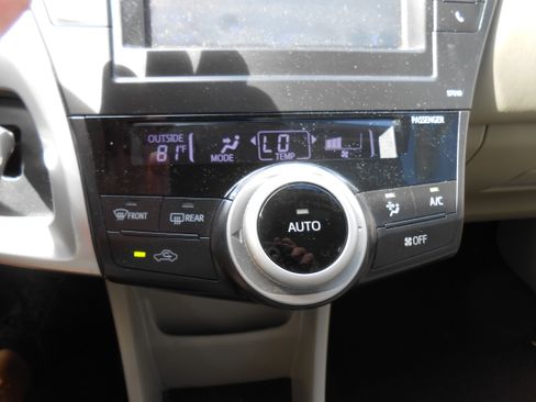 Used 2014 Toyota Prius V Two image 16