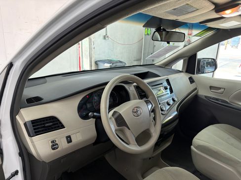 Used 2011 Toyota Sienna UNAVAIL FWD image 15