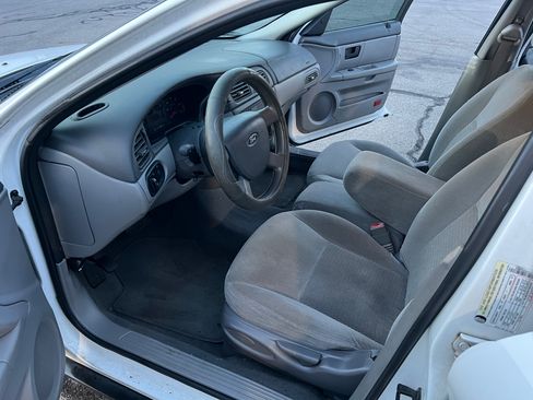 Used 2005 Ford Taurus SE image 11