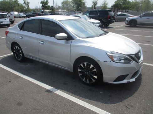 Used 2019 Nissan Sentra S image 2