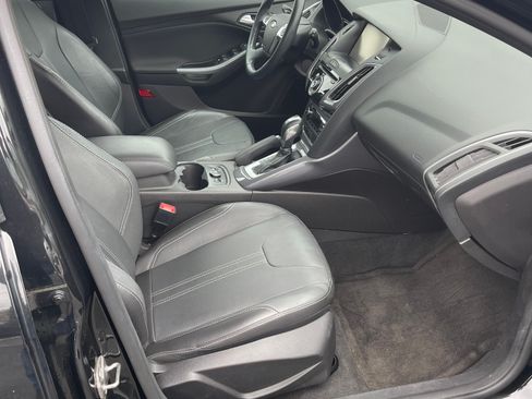 Used 2014 Ford Focus Titanium Hatchback FWD image 15