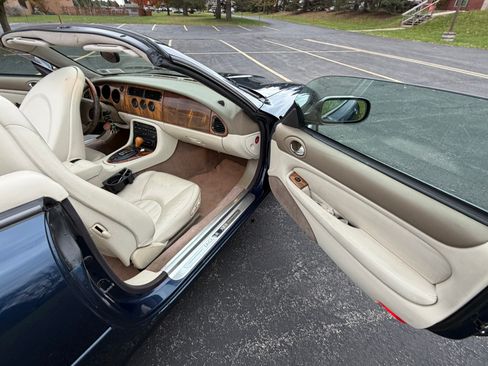 Used 1998 Jaguar XK8 image 29