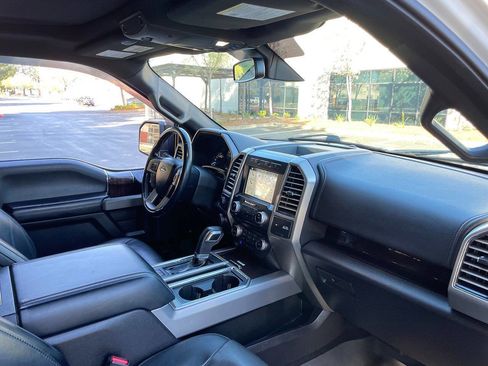 Used 2017 Ford F150 Platinum image 12