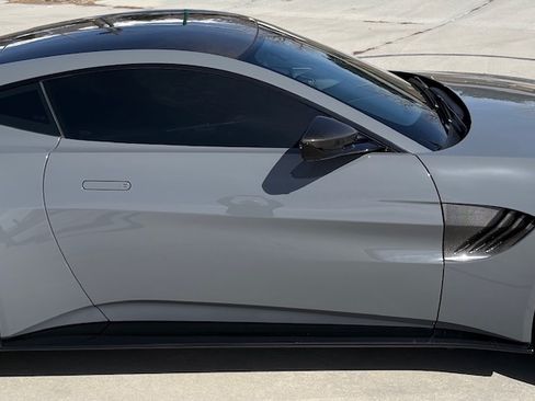 Used 2023 Aston Martin V8 Vantage image 8