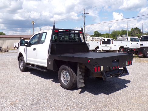 Used 2019 Ford F250 4x4 SuperCab Super Duty image 2