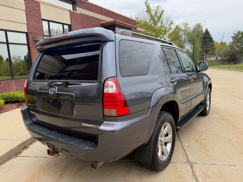 Used 2007 Toyota 4Runner 4WD Limited image 3