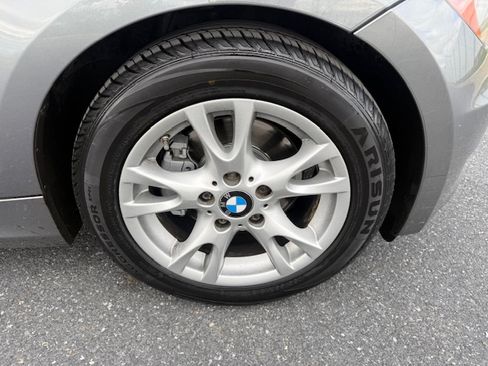 Used 2009 BMW 128i image 42