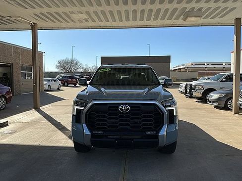 Used 2022 Toyota Tundra 4x4 CrewMax Limited w/ TRD Pkg image 2