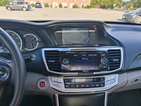 Used 2014 Honda Accord EX-L image 11