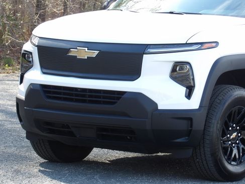 Used 2024 Chevrolet Silverado EV W/T image 10