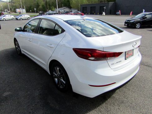 Used 2018 Hyundai Elantra Sedan FWD image 5
