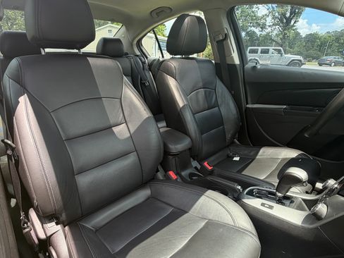 Used 2013 Chevrolet Cruze LT FWD image 13