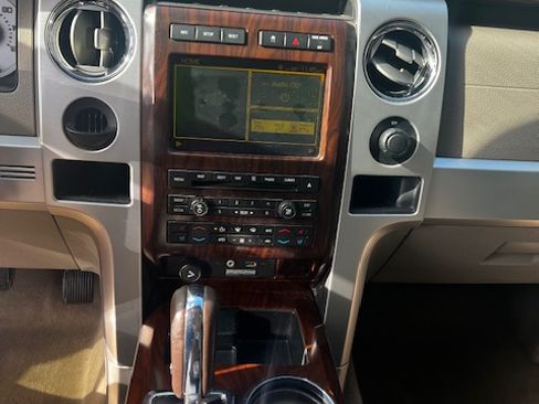 Used 2010 Ford F150 Platinum image 16