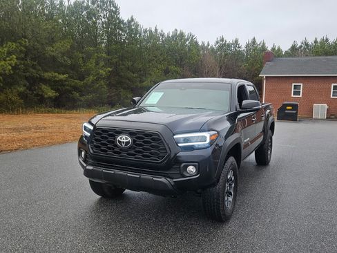 Used 2021 Toyota Tacoma image 1