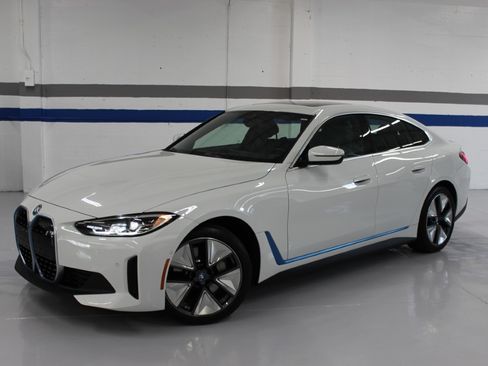 Used 2024 BMW i4 eDrive40 image 2