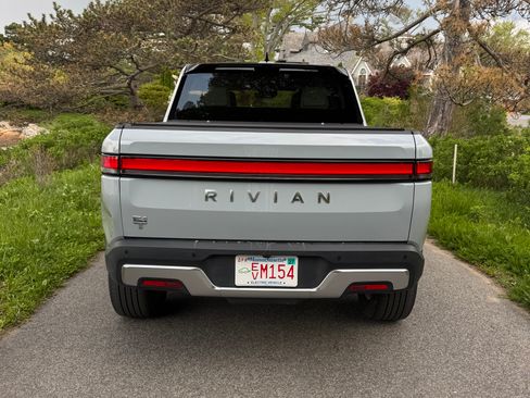 Used 2023 Rivian R1T AWD Adventure image 5