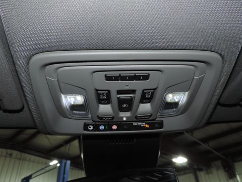 Used 2025 GMC Sierra 1500 Elevation image 53