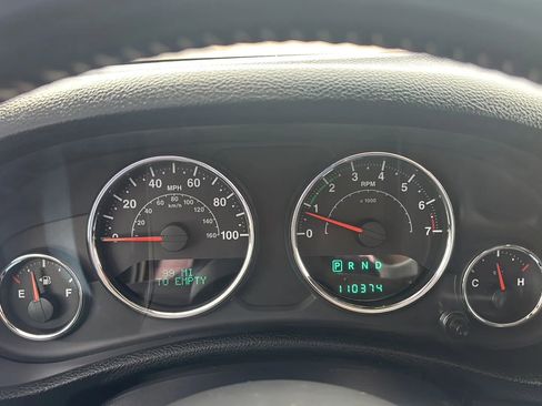 Used 2013 Jeep Wrangler Unlimited Sport image 3