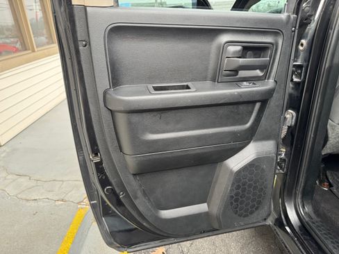 Used 2017 RAM 1500 Express image 6