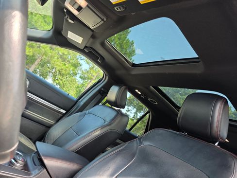 Used 2018 Ford Explorer Sport image 15