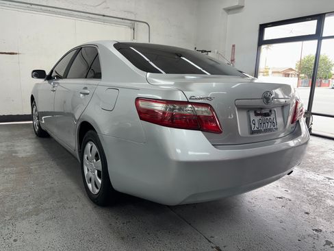 Used 2007 Toyota Camry LE FWD image 6