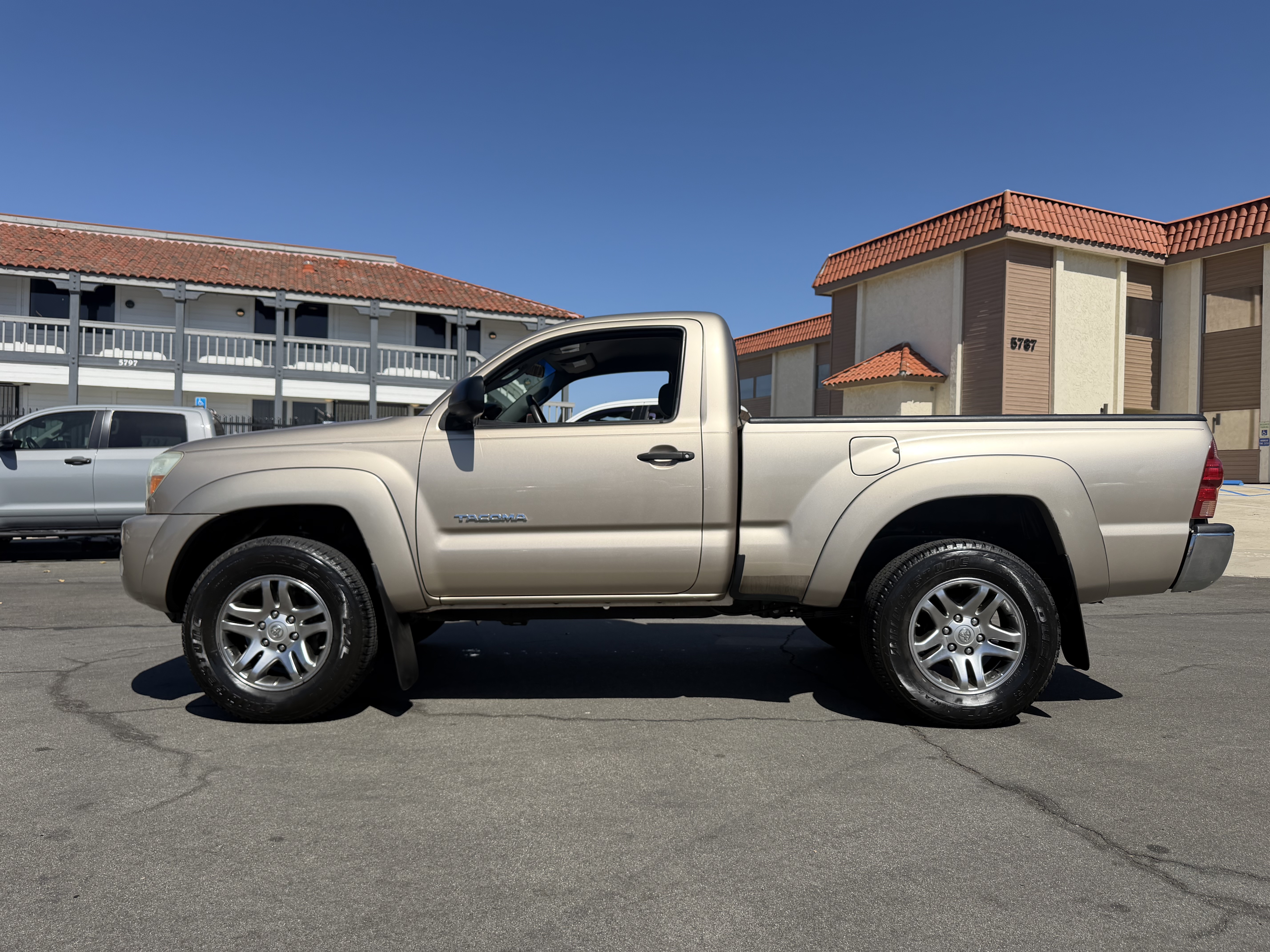 Used 2006 Toyota Tacoma 2WD Regular Cab PreRunner image 4