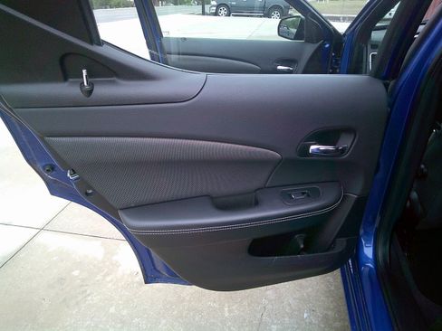 Used 2014 Dodge Avenger SE FWD image 12